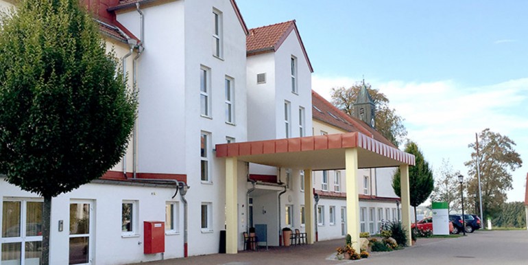 Seniorenpflegeheim-Oberschweinbach-Slider1